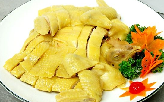 汤臣倍健液体钙提醒，这三种营养能预防骨质疏松。