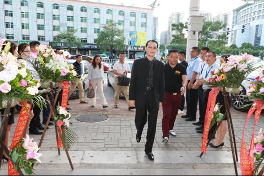 海南省企业家协会秘书长傅扬一行视察车易贷总部