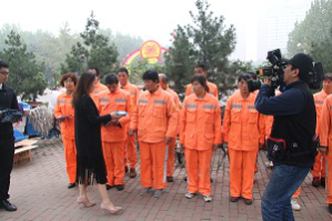石家庄蓝天中医院为环卫工人师傅们发放雾霾口罩