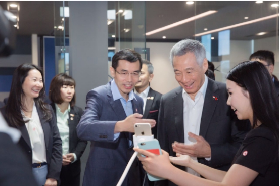 新加坡总理造访明星AI企业 为商汤“刷脸技术”点赞