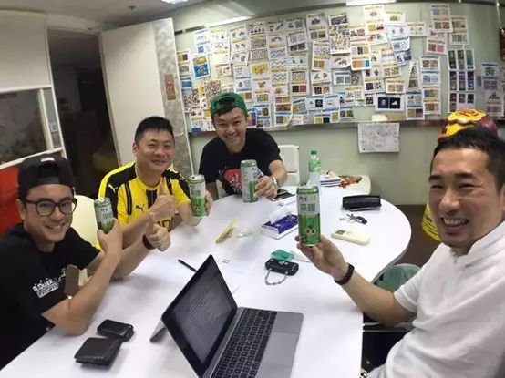 香港名人老板市民为何如此钟爱衍生采瞳和十星茶植物饮料