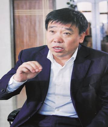 《企业管理大道至简：小胸牌 大学问》
