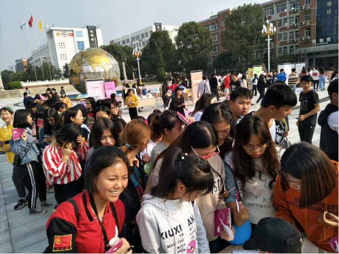“我青春、我自信、上丘库、做快乐达人”——2017“丘库节”走进校园
